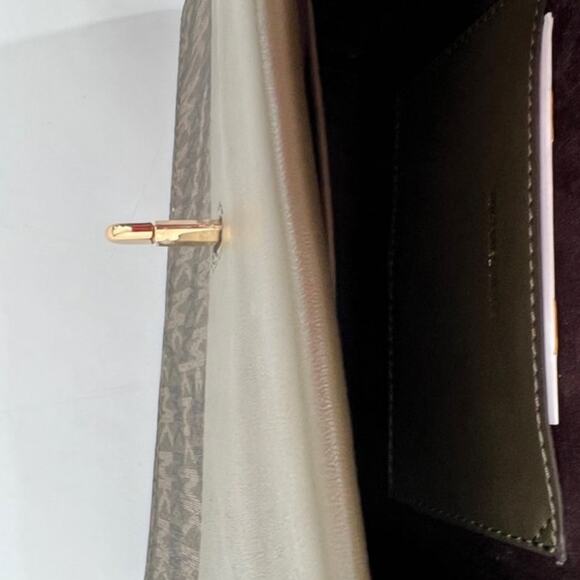 Michael Kors Olive Green Greenwich Covertible Crossbody Bag NWT - Picture 4 of 16